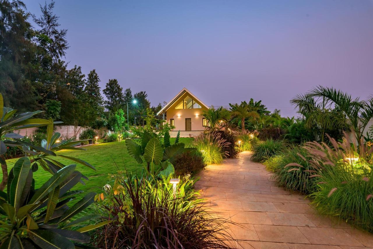 Saffronstays Eden, Nashik - Pet-Friendly Villa With Pool, Jacuzzi & Grape Farm Exterior foto